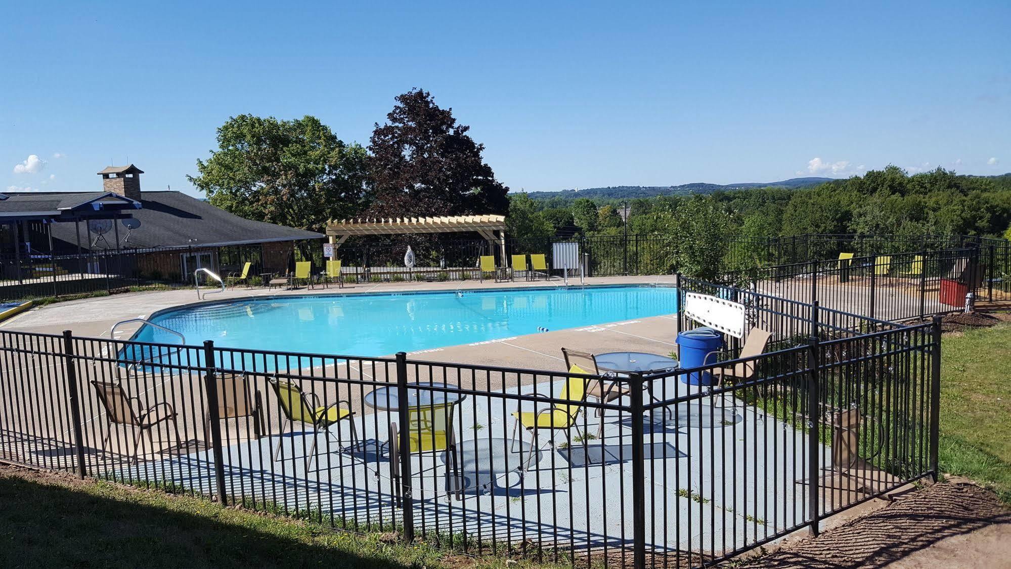 Finger Lakes Hotel Farmington Ngoại thất bức ảnh