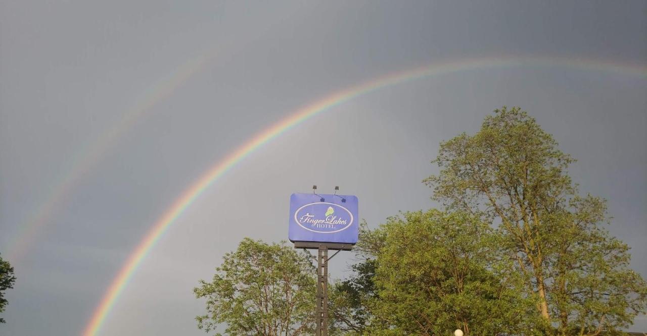 Finger Lakes Hotel Farmington Ngoại thất bức ảnh